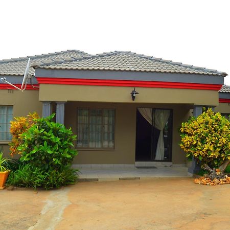 Chobe Kulotu Guest House Kasane Buitenkant foto