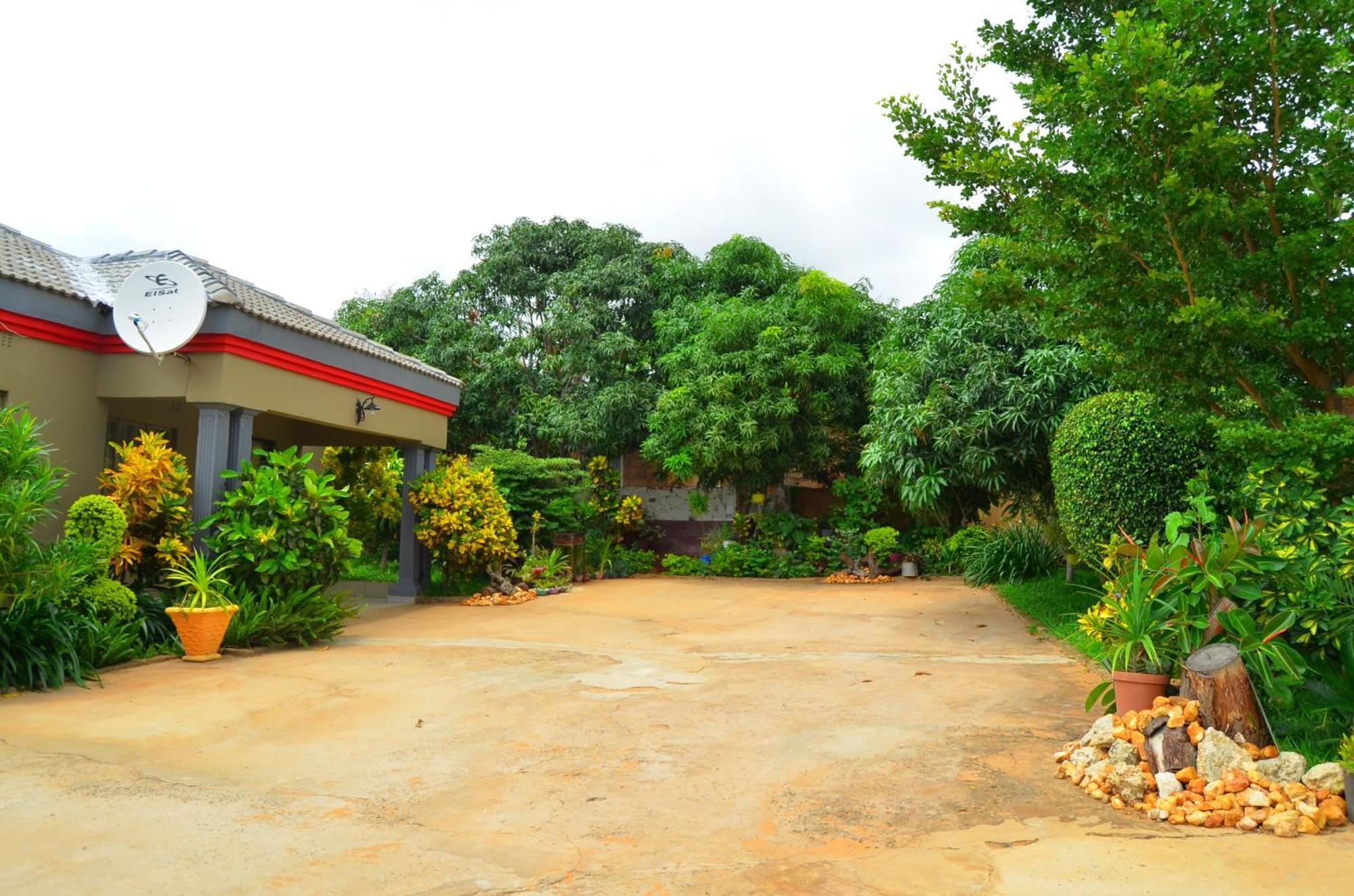 Chobe Kulotu Guest House Kasane Buitenkant foto