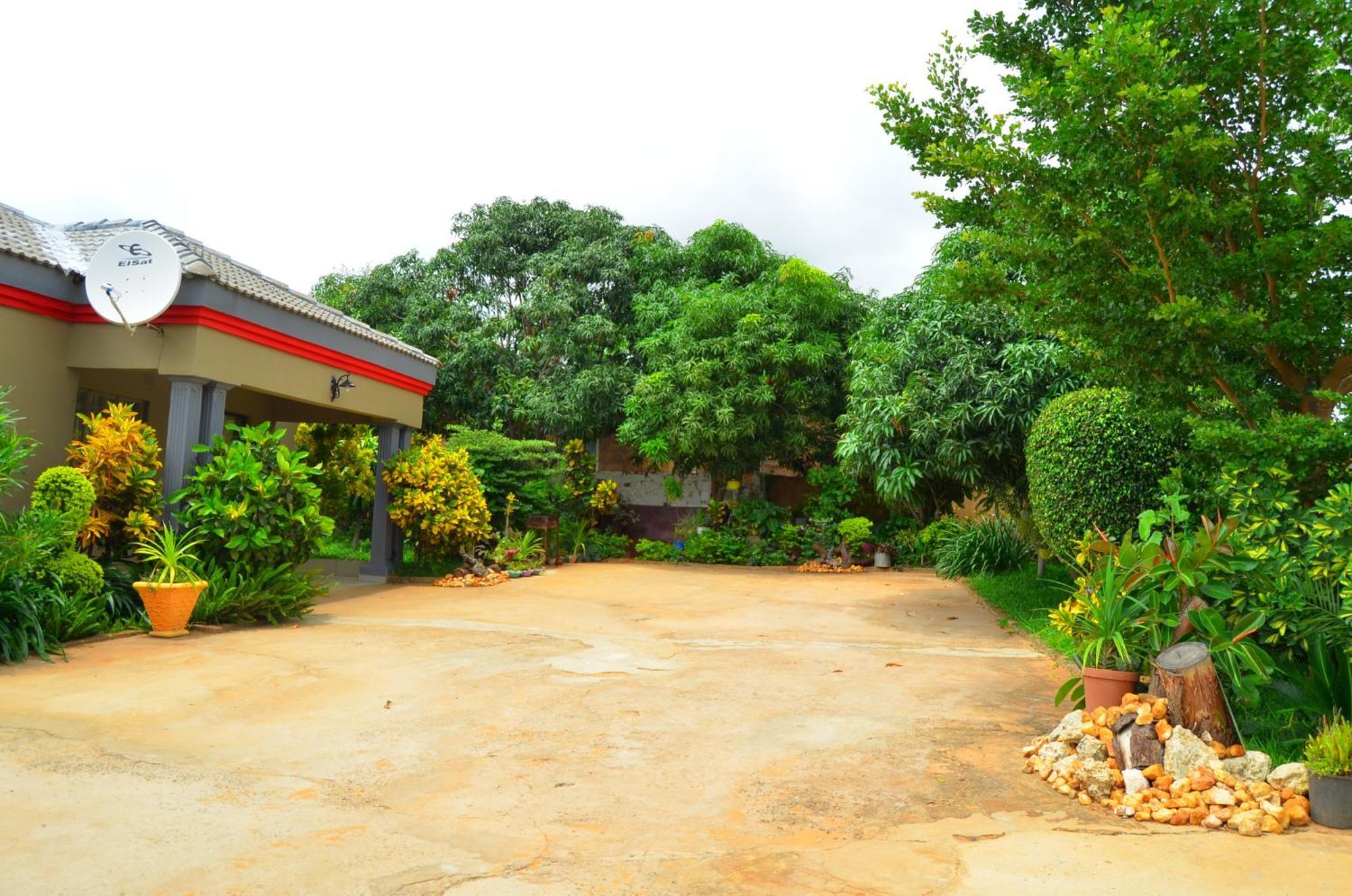 Chobe Kulotu Guest House Kasane Buitenkant foto