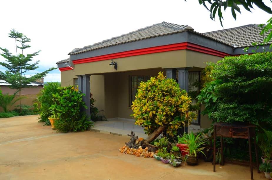 Chobe Kulotu Guest House Kasane Buitenkant foto